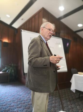 伯克利加州大学Dr.Don Bradley教授做美国政府专题讲座